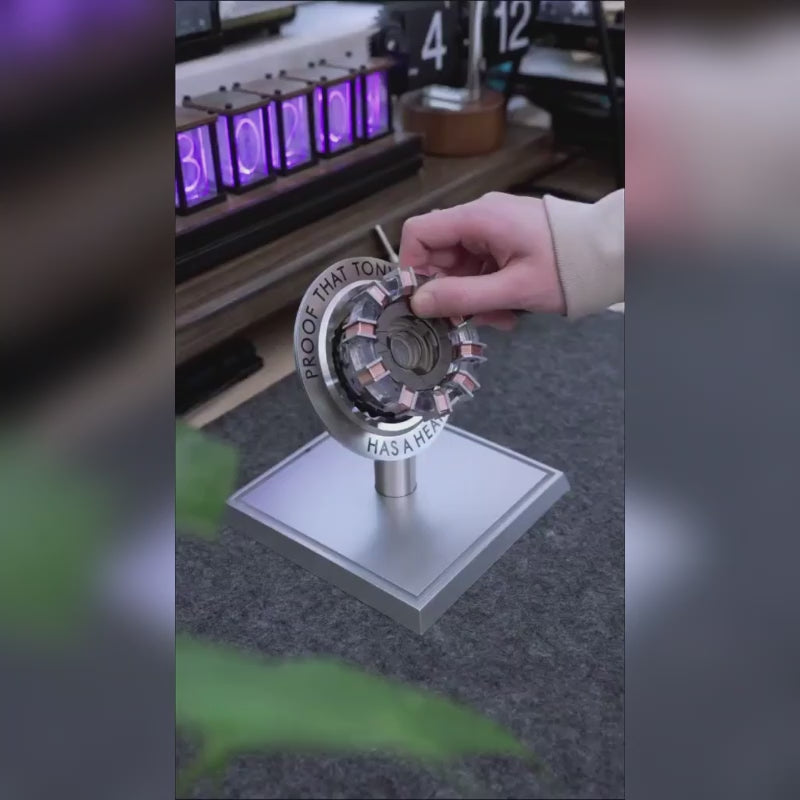 Iron Man reactor heart hand model toy light