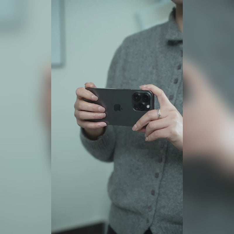 Universal Smartphone Camera Grip with Selfie Stick, Wireless Bluetooth-compatible Remote Control One-handed Quick Zoom & Mode Switching Compatible with Samsung Android Phone